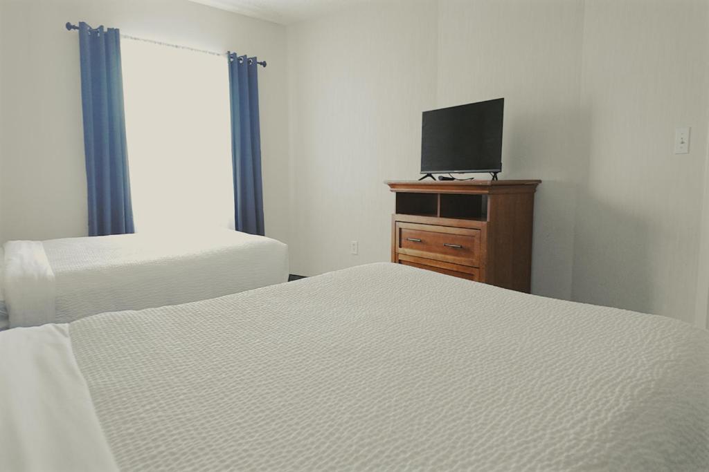 Host Inn An All Suites Hotel Уилкс-Барре Экстерьер фото