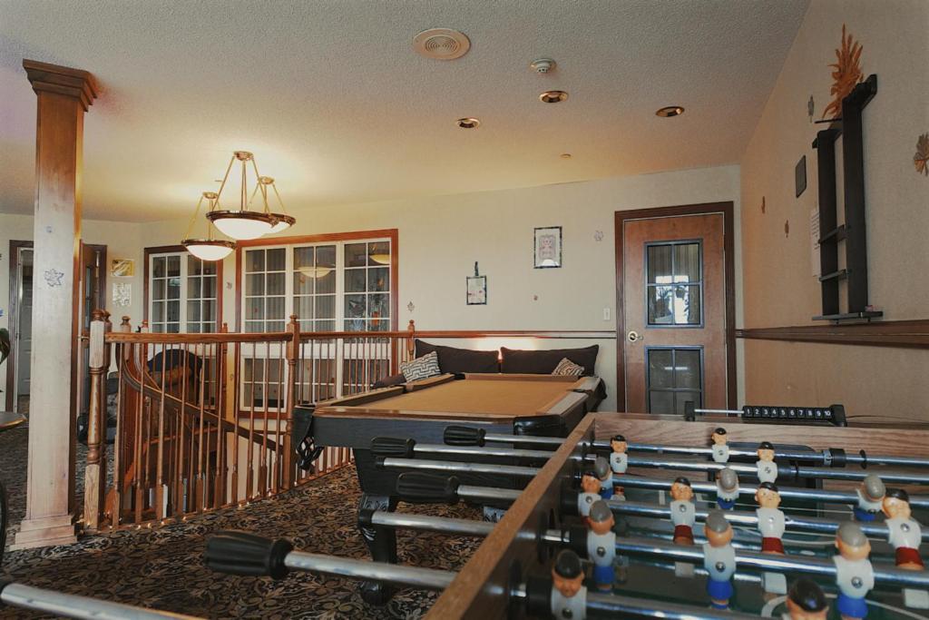 Host Inn An All Suites Hotel Уилкс-Барре Экстерьер фото
