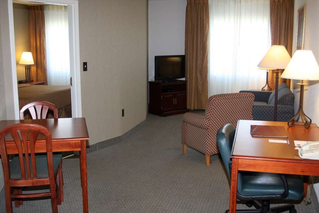 Host Inn An All Suites Hotel Уилкс-Барре Номер фото