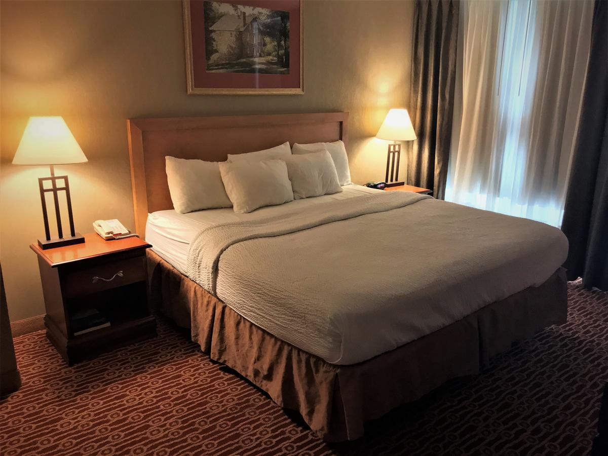 Host Inn An All Suites Hotel Уилкс-Барре Экстерьер фото